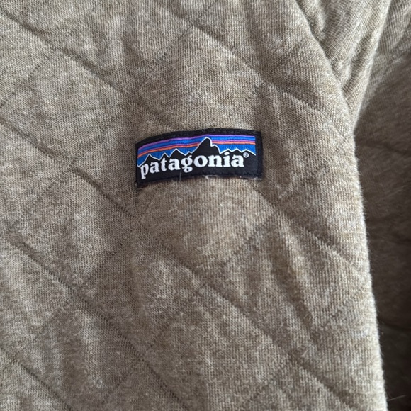 Patagonia Quilted Green Sweatshirt - Picture 2 of 3